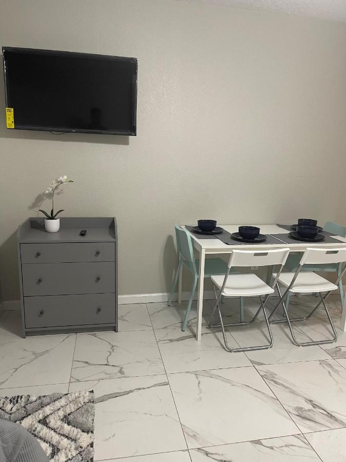 Adorable Suite In Tampa. ภายนอก รูปภาพ