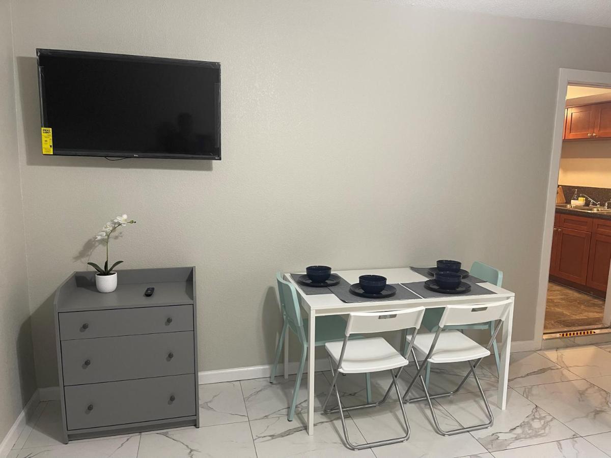 Adorable Suite In Tampa. ภายนอก รูปภาพ