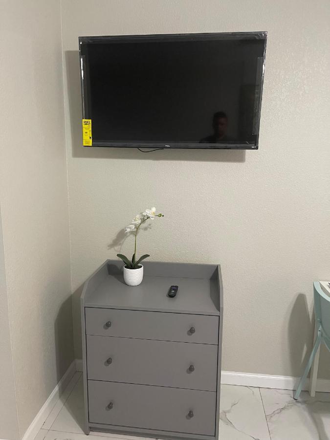 Adorable Suite In Tampa. ภายนอก รูปภาพ